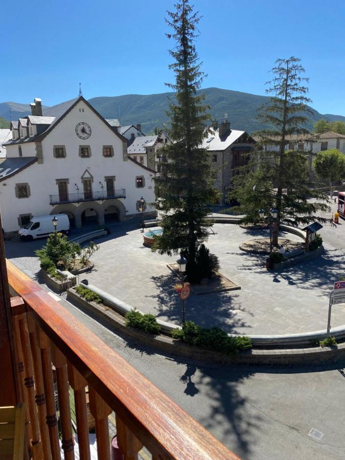 Plaza Centro Apartment Biescas  Luaran gambar